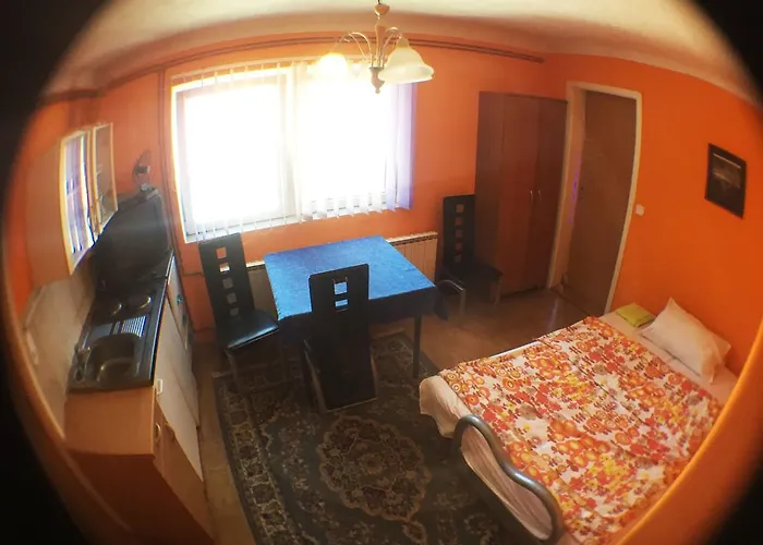 Gostinjska kuća Pikapolonca 2*